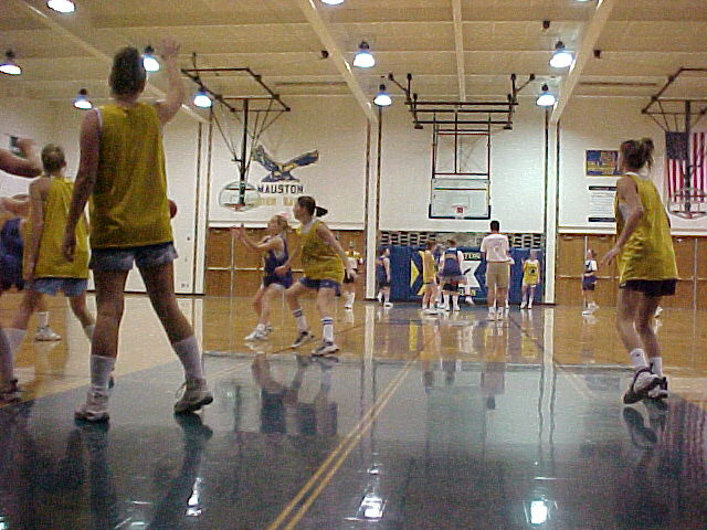 bballpractice2.JPG (127531 bytes)